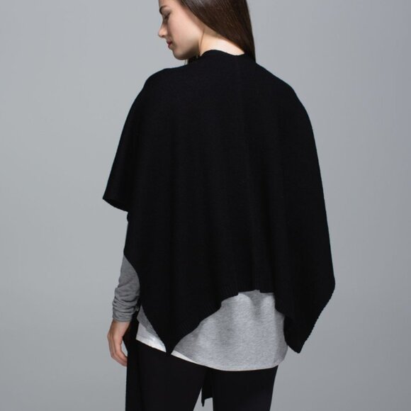 Lululemon Bundle Up Scarf Wrap Women's O/S Black Cardigan Scarf - Picture 2 of 8